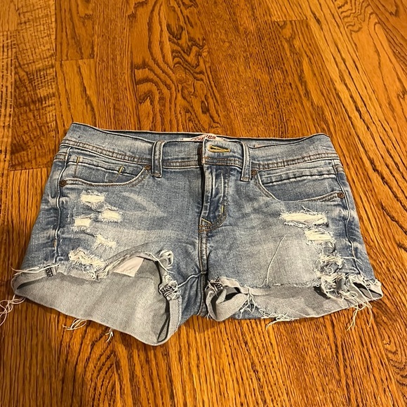 Eunina Woman’s Blue Jean Shorts Size S